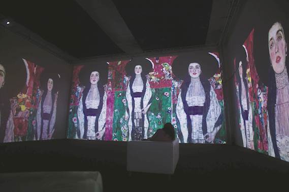 Optoma stupisce gli spettatori di Gustav Klimt in Italia