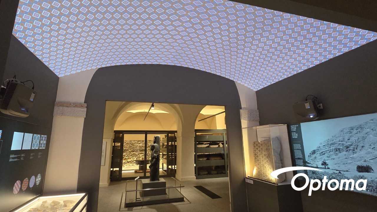 OPTOMA ACCOMPAGNA I VISITATORI ATTRAVERSO LE SALE DEL MUSEO EGIZIO DI TORINO