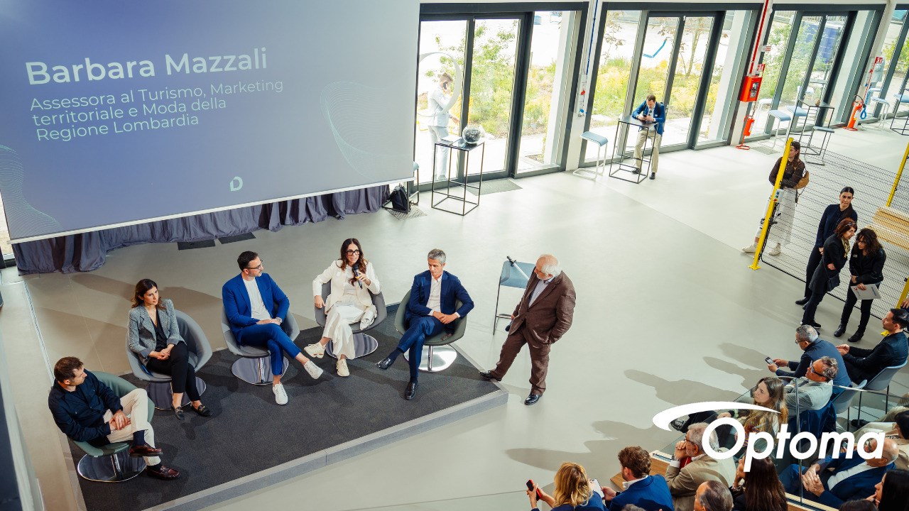 DESIGNTECH TRASFORMA LO SPAZIO DEL CLIENTE IN SHOWROOM OPTOMA A MILANO